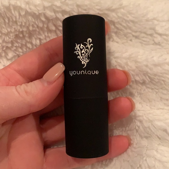 Younique Touch a la mode - Picture 7 of 11